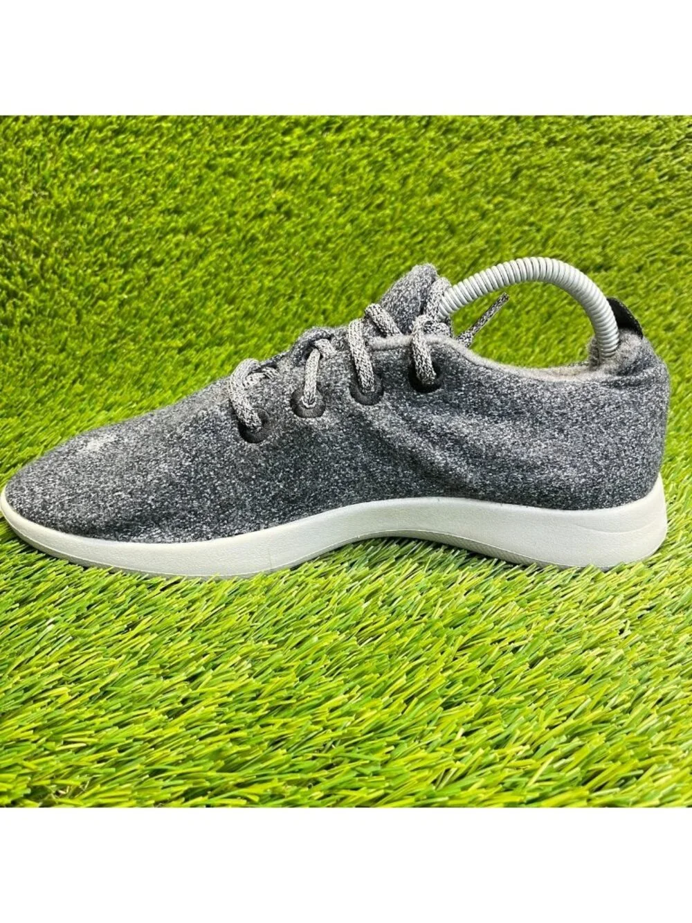 Allbirds Wool Runners Mens Size 9 Gray White Running Walking Shoes Sneakers